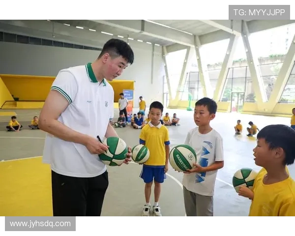 深圳篮球队的默契配合揭秘领略团队协作的力量与魅力 深圳篮球队的默契配合揭秘领略团队协作的力量与魅力