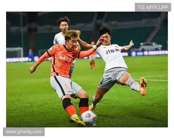 深圳足球队中路突破革新探索新战术提升球队竞争力与观赏性 深圳足球队中路突破革新探索新战术提升球队竞争力与观赏性