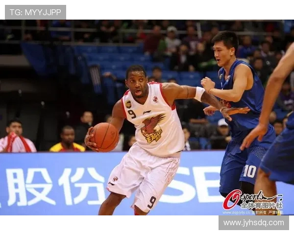 CBA焦点对决辽宁队迎战青岛麦迪展现篮球魅力