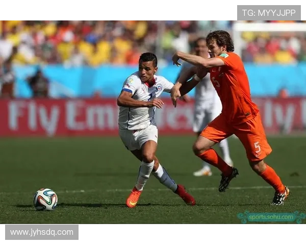 专家深入分析荷兰与智利足球对决的战术与表现