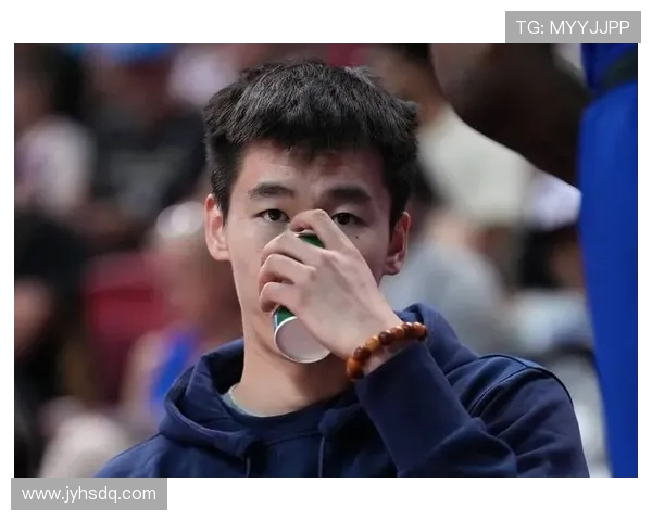 郭昊文：从青涩少年到篮球场上的璀璨明星之路与奋斗历程