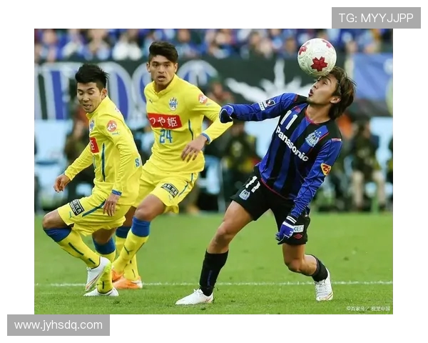 雷法山口迎战横滨FC全力争胜展现球队实力与斗志